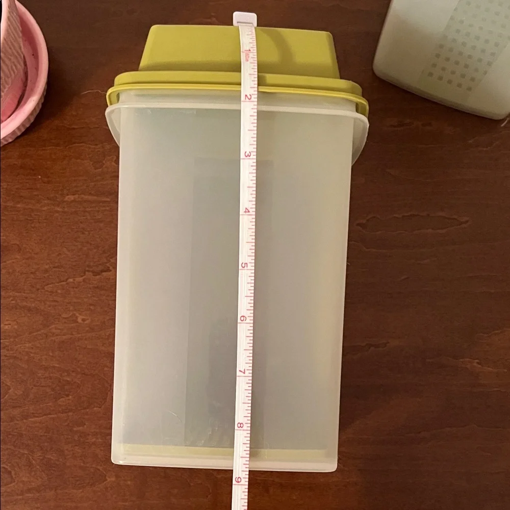 Tupperware Green and White Kitchen Storage Containers - Picture 6 of 11